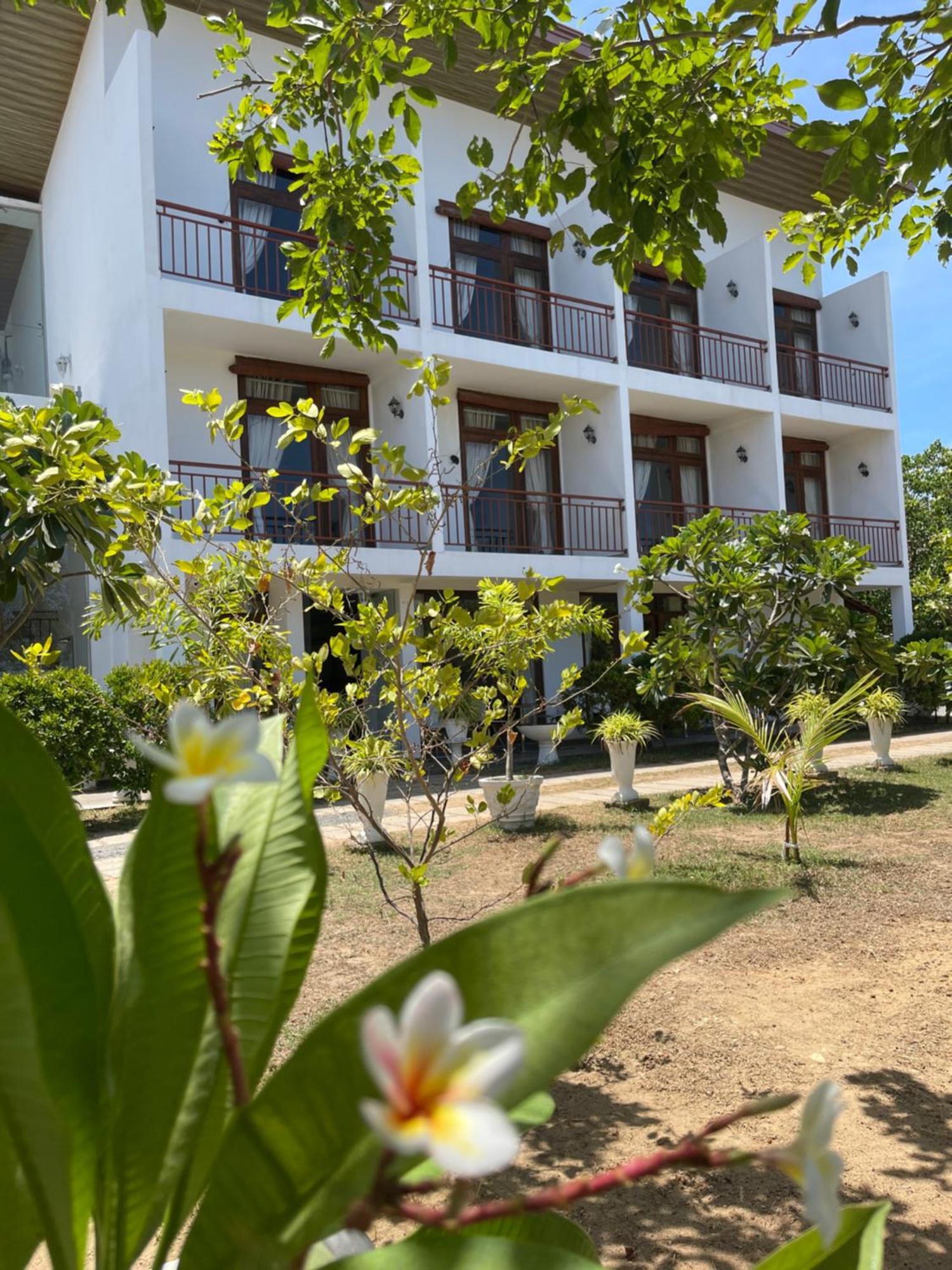 Amanda Beach Resort Passikudah Eksteriør bilde